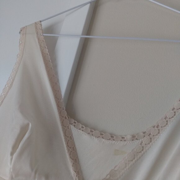 Vintage Full Slip 38" Bust 43" Hip Retro Undergarment Lingerie Plain Minimalist - Picture 13 of 13
